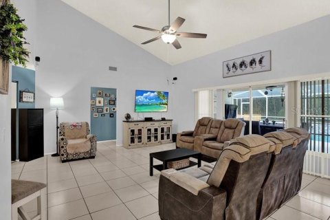 Casa en venta en Brandon, Florida, 3 dormitorios, 146.04 m2 № 1915902 - foto 5