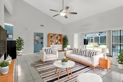 Casa en venta en Brandon, Florida, 3 dormitorios, 146.04 m2 № 1915902 - foto 4