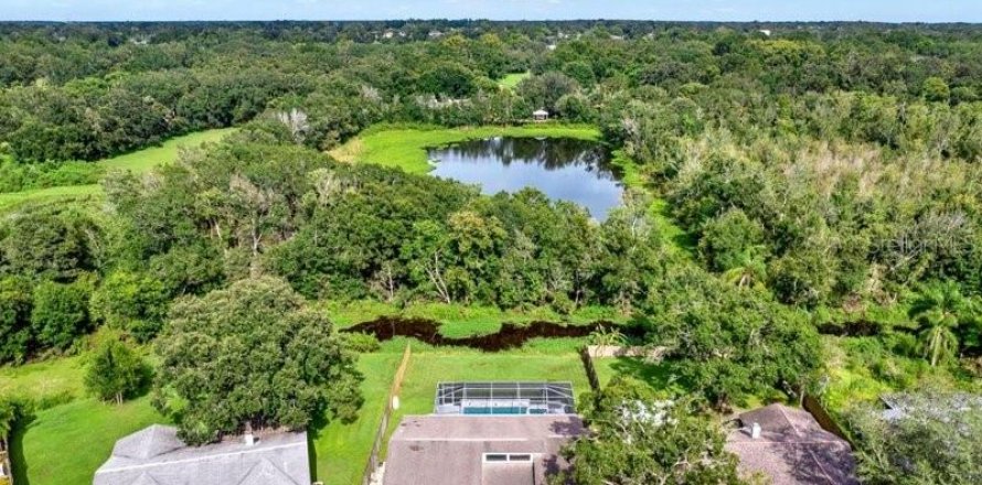 Casa en Brandon, Florida 3 dormitorios, 146.04 m2 № 1915902