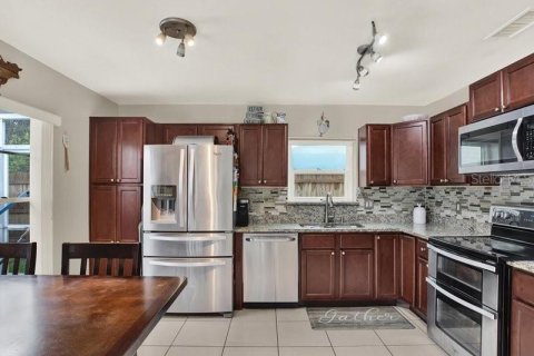 Casa en venta en Brandon, Florida, 3 dormitorios, 146.04 m2 № 1915902 - foto 14