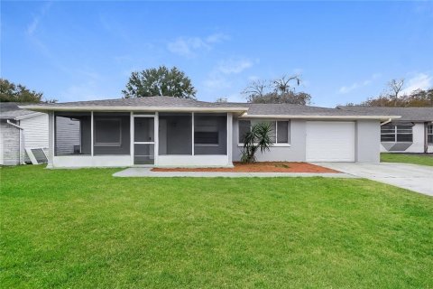 Casa en alquiler en New Port Richey, Florida, 3 dormitorios, 140.1 m2 № 1913615 - foto 1