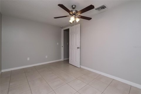 Casa en alquiler en New Port Richey, Florida, 3 dormitorios, 140.1 m2 № 1913615 - foto 11