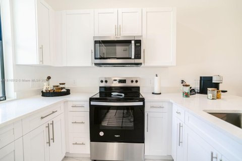 Casa en alquiler en Lehigh Acres, Florida, 3 dormitorios № 1957708 - foto 7