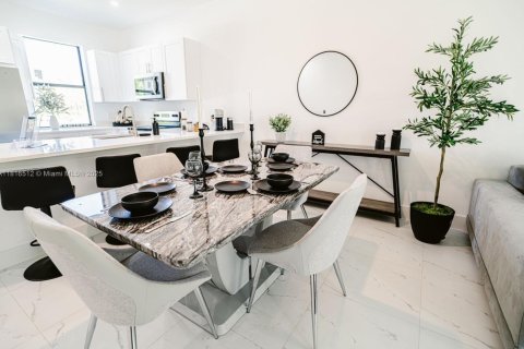 Casa en alquiler en Lehigh Acres, Florida, 3 dormitorios № 1957708 - foto 4