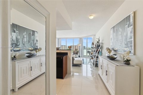 Снять в аренду кондоминиум в Санни-Айлс-Бич, Флорида 2 спальни, 132.2м2, № 1978563 - фото 14