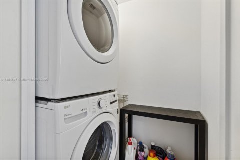 Снять в аренду кондоминиум в Санни-Айлс-Бич, Флорида 2 спальни, 132.2м2, № 1978563 - фото 17