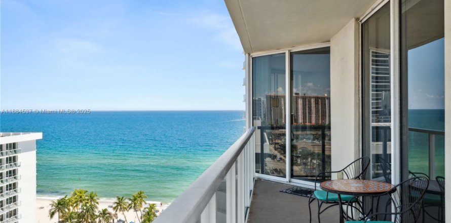 Кондоминиум с 2 спальнями в Санни-Айлс-Бич, Флорида № 1978563