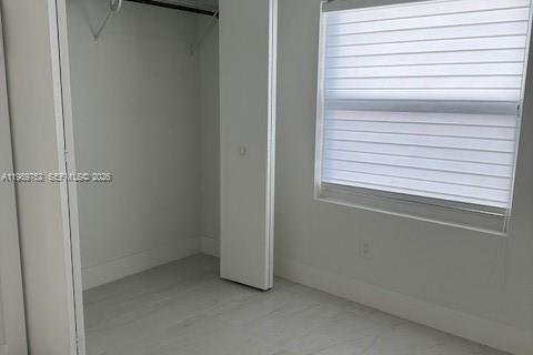 Снять в аренду коммерческую недвижимость в Майами, Флорида 5 спален, 311.13м2, № 2057884 - фото 5