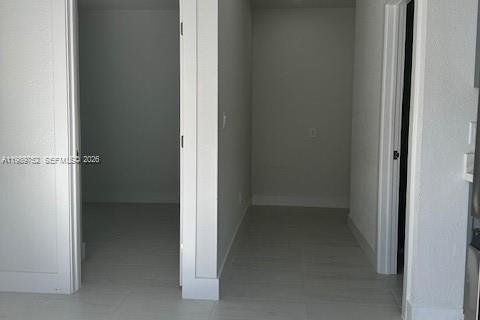 Снять в аренду коммерческую недвижимость в Майами, Флорида 5 спален, 311.13м2, № 2057884 - фото 3