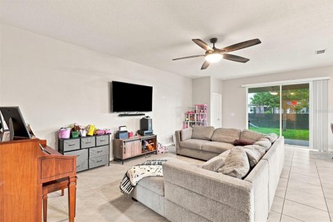 Villa ou maison à vendre à Wildwood, Floride: 4 chambres, 188.96 m2 № 2339446 - photo 4