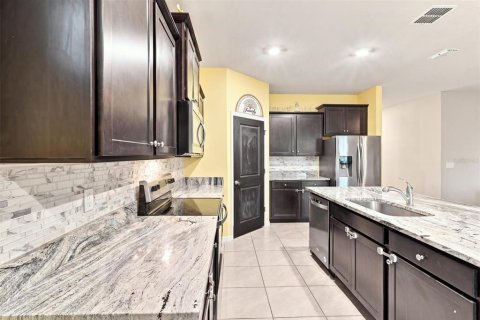 Villa ou maison à vendre à Wildwood, Floride: 4 chambres, 188.96 m2 № 2339446 - photo 5
