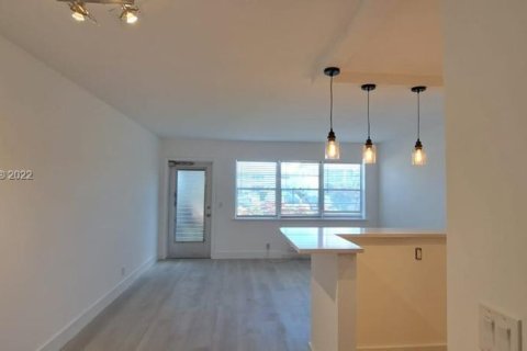 Condominio en venta en West Palm Beach, Florida, 1 dormitorio, 61.59 m2 № 2021642 - foto 3