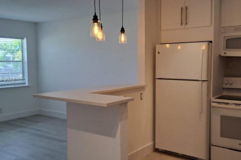 Condominio en venta en West Palm Beach, Florida, 1 dormitorio, 61.59 m2 № 2021642 - foto 12