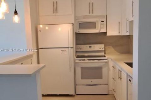 Condominio en venta en West Palm Beach, Florida, 1 dormitorio, 61.59 m2 № 2021642 - foto 9