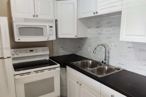 Condominio en venta en West Palm Beach, Florida, 1 dormitorio, 61.59 m2 № 2021642 - foto 5