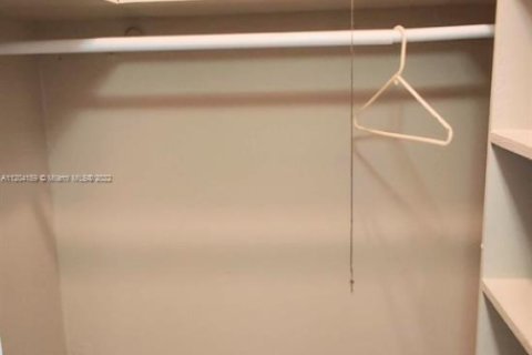 Condominio en venta en West Palm Beach, Florida, 1 dormitorio, 61.59 m2 № 2021642 - foto 17