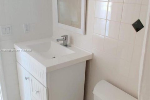 Condominio en venta en West Palm Beach, Florida, 1 dormitorio, 61.59 m2 № 2021642 - foto 16