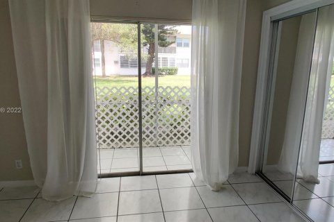 Condominio en venta en West Palm Beach, Florida, 1 dormitorio, 61.59 m2 № 2021642 - foto 14