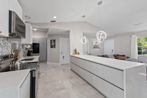 Casa en venta en Port St. Lucie, Florida, 4 dormitorios, 153.85 m2 № 2078330 - foto 17