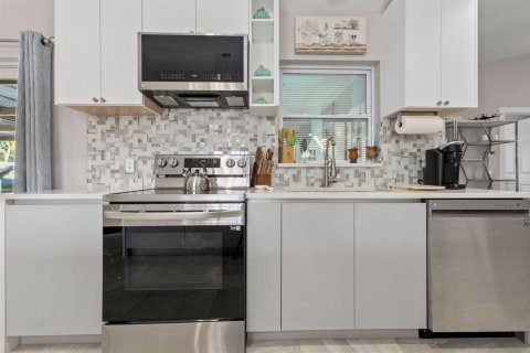 Casa en venta en Port St. Lucie, Florida, 4 dormitorios, 153.85 m2 № 2078330 - foto 19