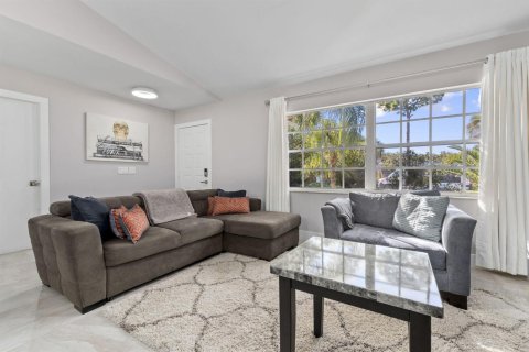 Casa en venta en Port St. Lucie, Florida, 4 dormitorios, 153.85 m2 № 2078330 - foto 11