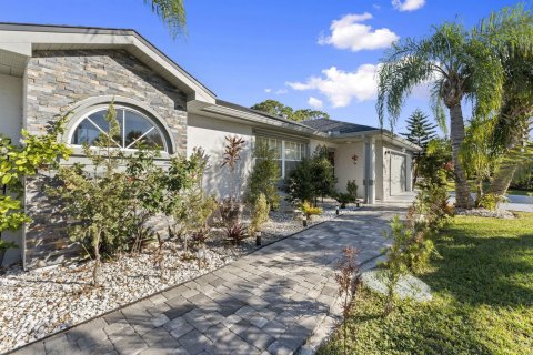 Casa en Port St. Lucie, Florida 4 dormitorios, 153.85 m2 № 2078330
