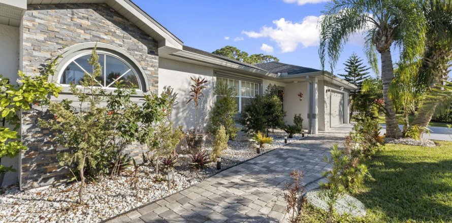 Casa en Port St. Lucie, Florida 4 dormitorios, 153.85 m2 № 2078330