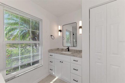 Villa ou maison à vendre à Englewood, Floride: 2 chambres, 173.63 m2 № 2431060 - photo 25