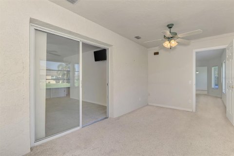 Villa ou maison à vendre à Englewood, Floride: 2 chambres, 173.63 m2 № 2431060 - photo 29