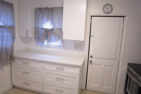 Appartement à louer à Hollywood, Floride: 1 chambre, 399.85 m2 № 2077357 - photo 5