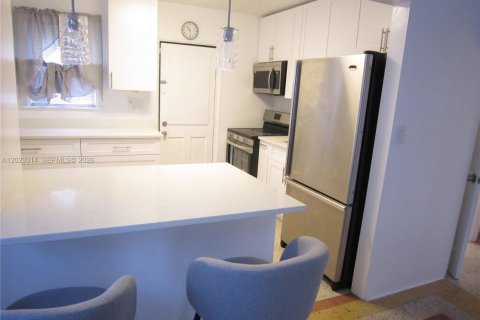 Appartement à louer à Hollywood, Floride: 1 chambre, 399.85 m2 № 2077357 - photo 3