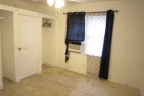 Appartement à louer à Hollywood, Floride: 1 chambre, 399.85 m2 № 2077357 - photo 8