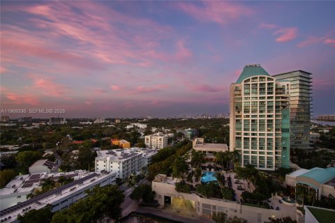 Condo in Miami, Florida, 2 bedrooms  № 2030996 - photo 6