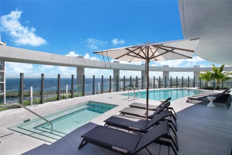 Condo in Miami, Florida, 2 bedrooms  № 2030996 - photo 23