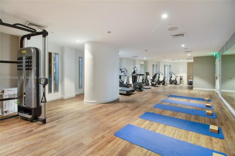 Condo in Miami, Florida, 2 bedrooms  № 2030996 - photo 27