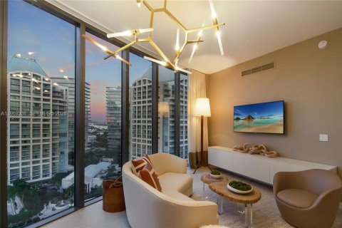 Condo in Miami, Florida, 2 bedrooms  № 2030996 - photo 3