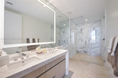 Condo in Miami, Florida, 2 bedrooms  № 2030996 - photo 10
