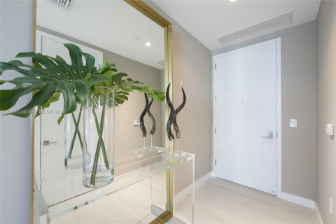 Condo in Miami, Florida, 2 bedrooms  № 2030996 - photo 15