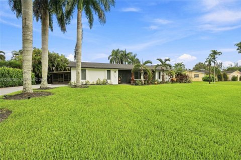 Villa ou maison à Davie, Floride 4 chambres, 196.4 m2 № 2361992