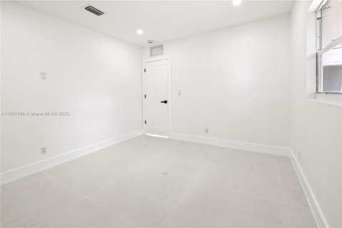 Villa ou maison à vendre à Tamarac, Floride: 4 chambres № 1948602 - photo 24