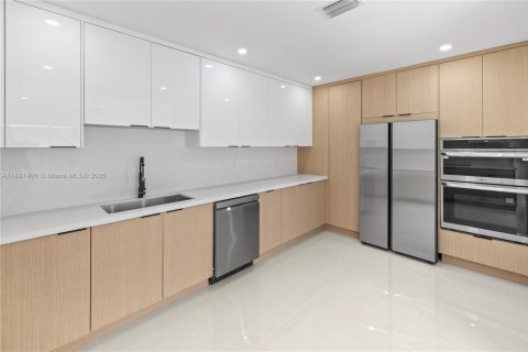 Villa ou maison à vendre à Tamarac, Floride: 4 chambres № 1948602 - photo 4