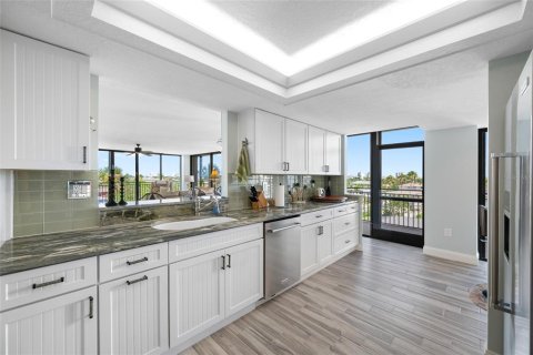 Copropriété à vendre à Treasure Island, Floride: 2 chambres, 140.28 m2 № 2378195 - photo 11