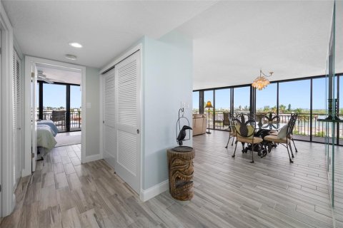 Copropriété à vendre à Treasure Island, Floride: 2 chambres, 140.28 m2 № 2378195 - photo 17