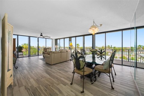 Copropriété à vendre à Treasure Island, Floride: 2 chambres, 140.28 m2 № 2378195 - photo 7