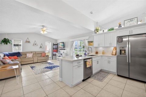 Villa ou maison à vendre à Bradenton, Floride: 3 chambres, 175.59 m2 № 2135694 - photo 9