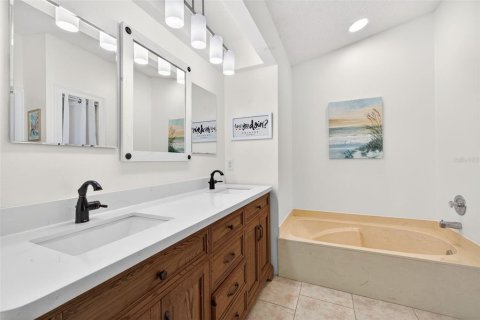 Villa ou maison à vendre à Bradenton, Floride: 3 chambres, 175.59 m2 № 2135694 - photo 20