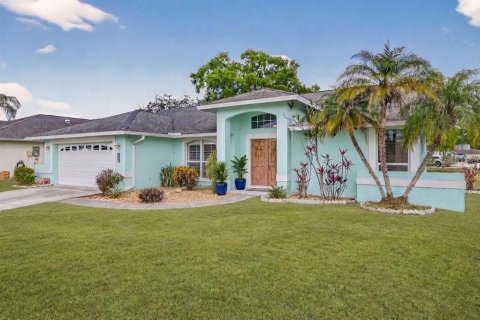 House in Bradenton, Florida 3 bedrooms, 175.59 sq.m. № 2135694