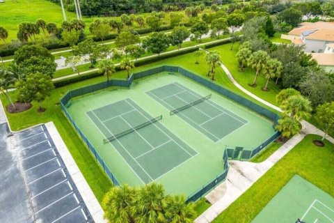 House in West Palm Beach, Florida 5 bedrooms, 308.16 sq.m. № 2083310 - photo 23