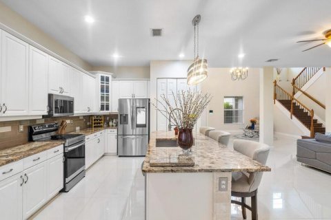 House in West Palm Beach, Florida 5 bedrooms, 308.16 sq.m. № 2083310 - photo 3