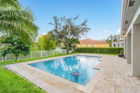 House in West Palm Beach, Florida 5 bedrooms, 308.16 sq.m. № 2083310 - photo 20